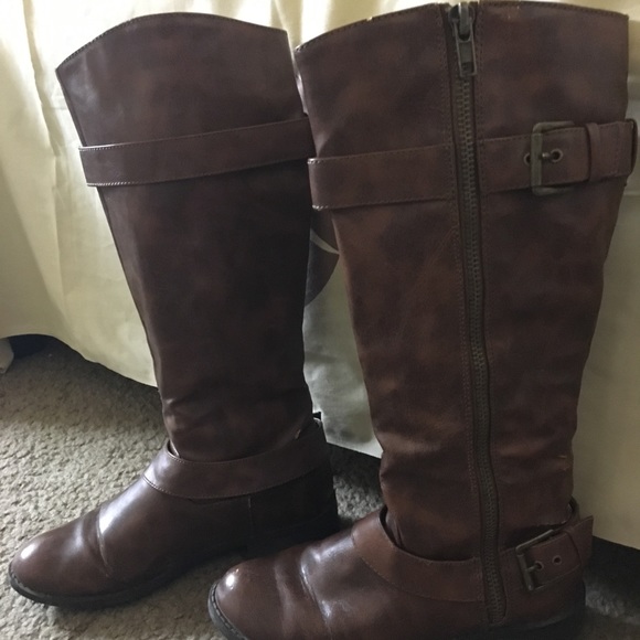 Brash Brown Boots 👢 - Picture 2 of 6